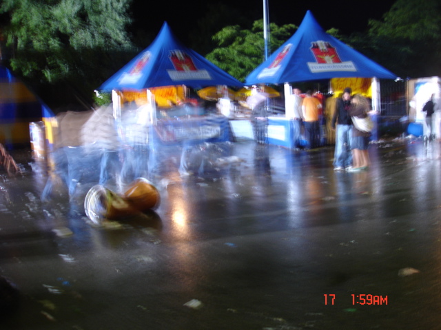 2h00 du matin, il pleut... 